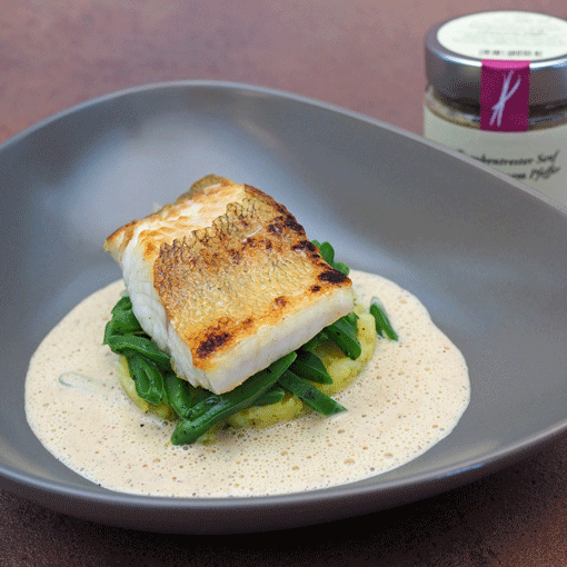 Zander mit Kartoffelstampf, Schnibbelbohnen und Senfsauce